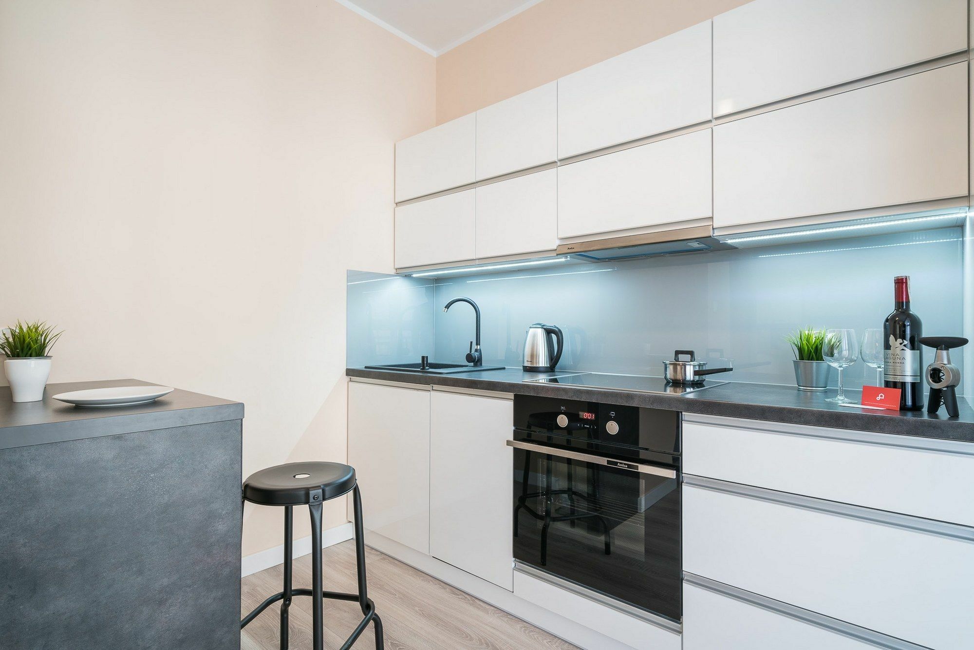 Rentplanet - Odra Tower Apartman Wrocław Kültér fotó