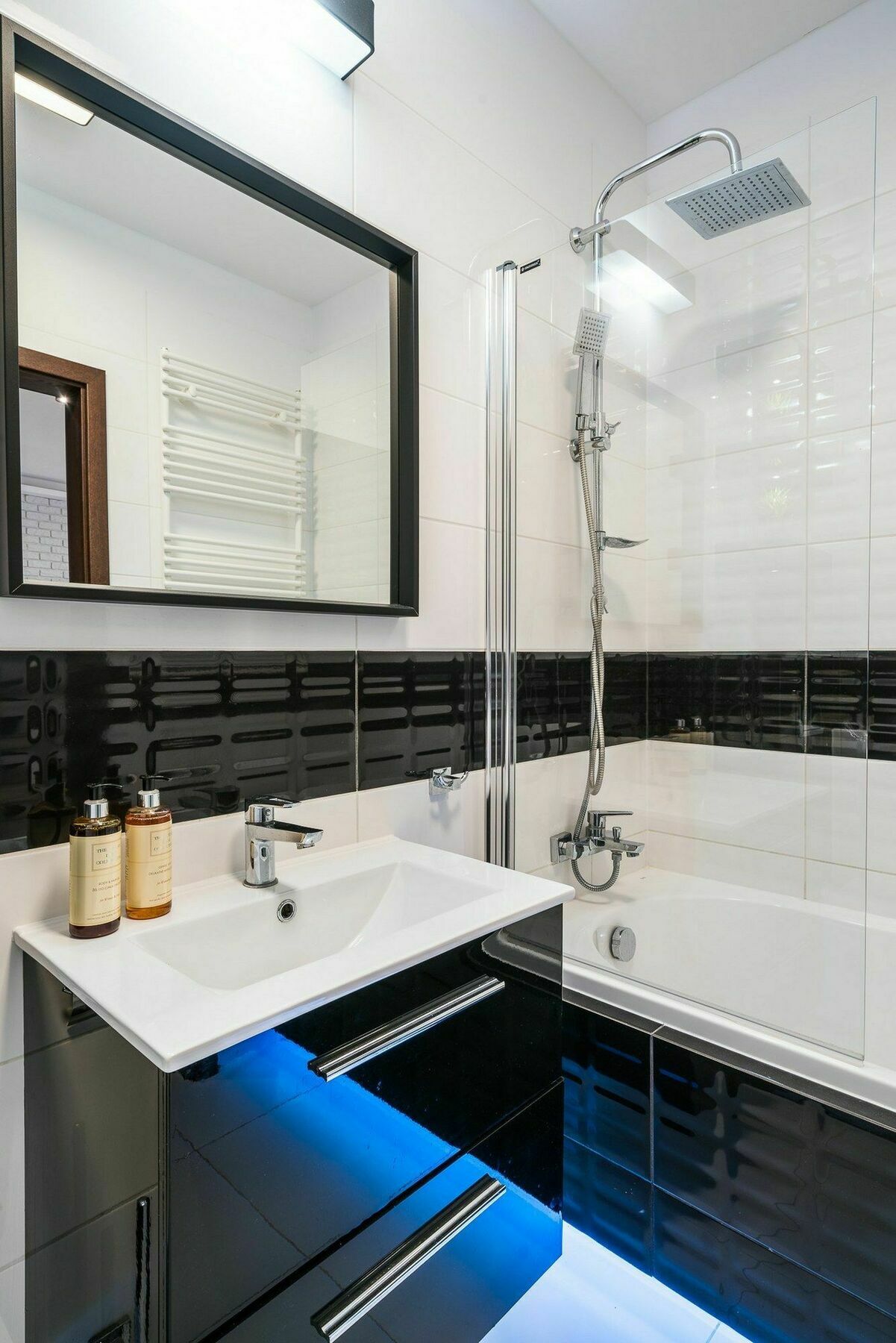 Rentplanet - Odra Tower Apartman Wrocław Kültér fotó